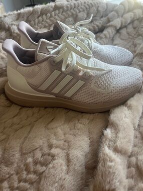 Women’s Adidas Sneakers